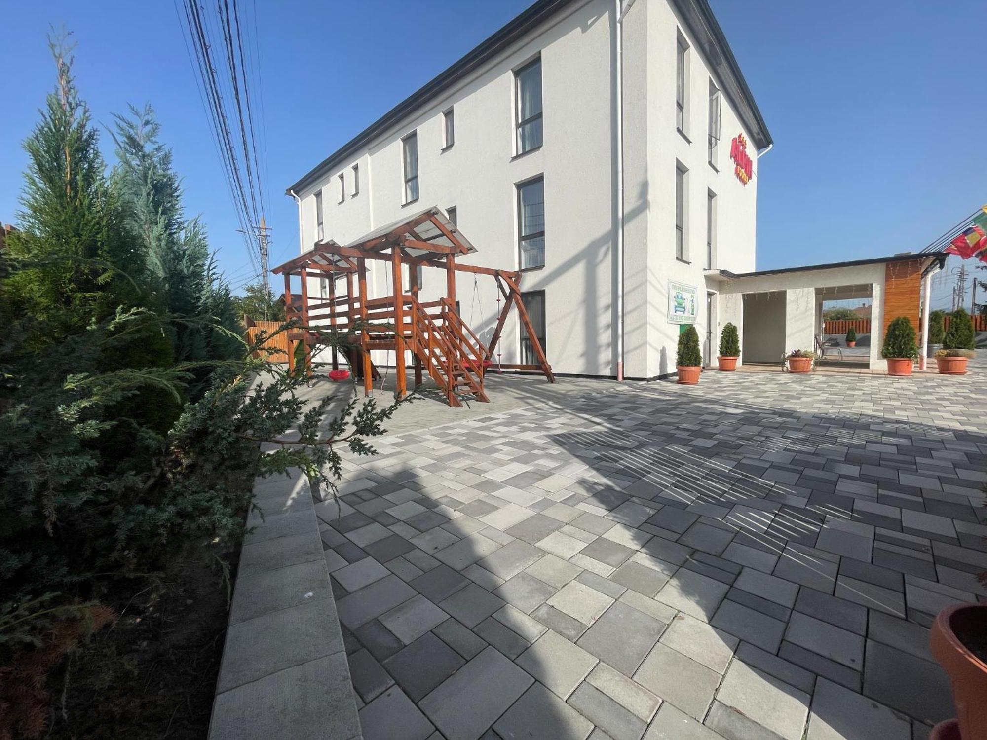 Alpin Rooms Topliţa 外观 照片